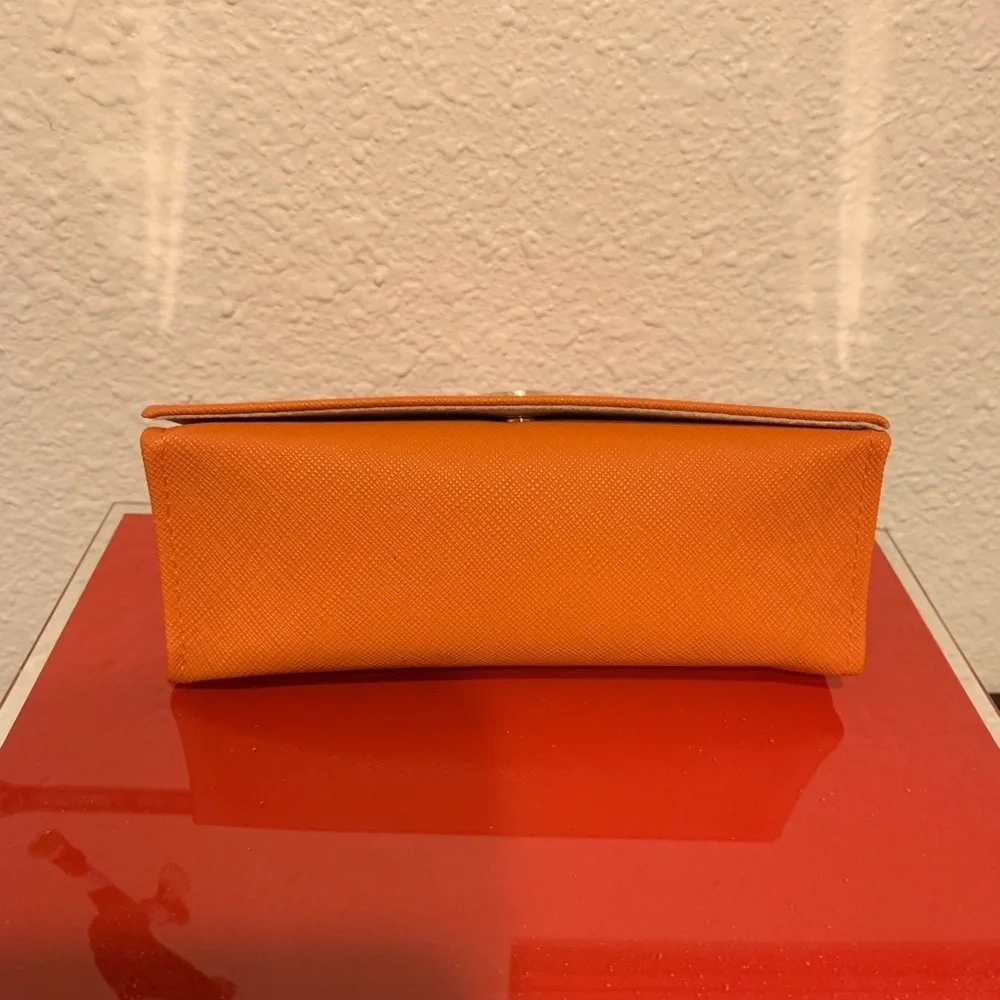 New Tory Burch Sunglasses.Case